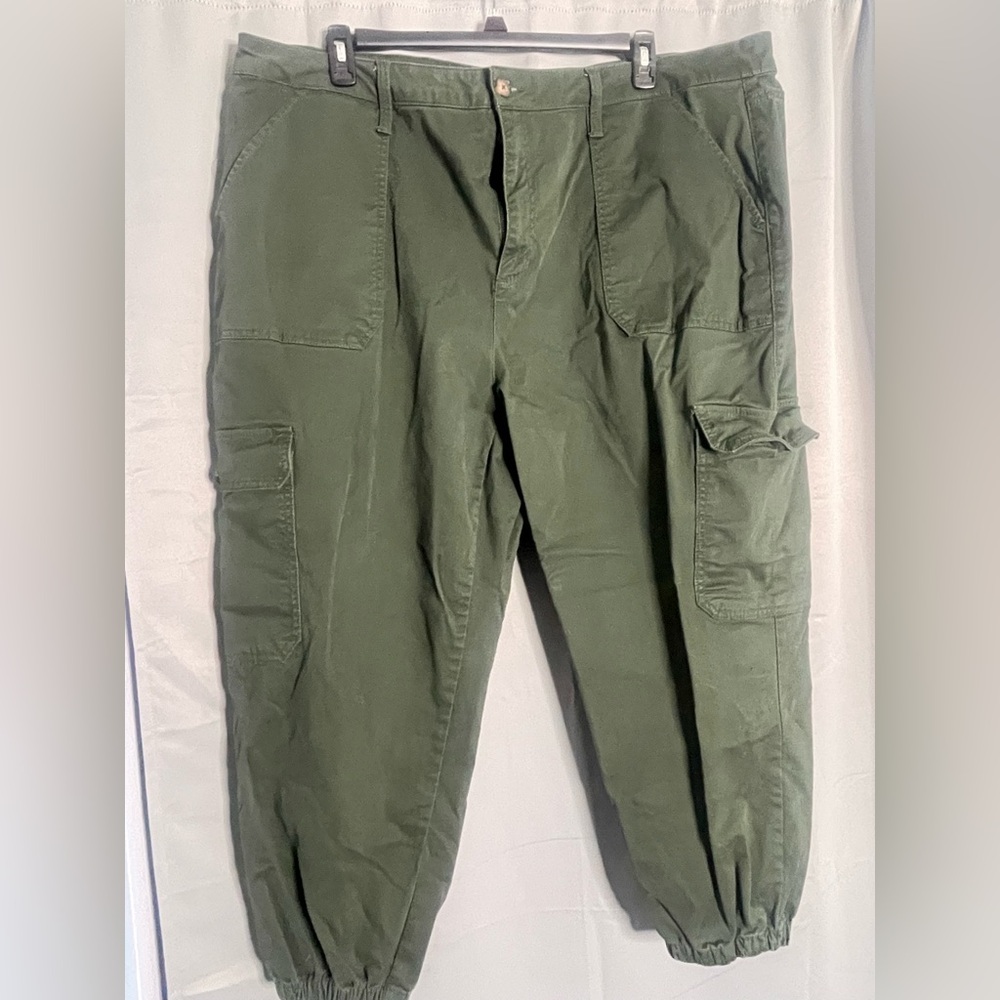 Terra & Sky Green Cargo Pants With Durable Fabric
